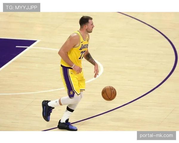 战术层面 湖人队近期提升了攻防转换的推进速度